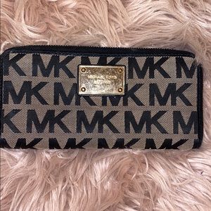 Micheal Kors Wallet